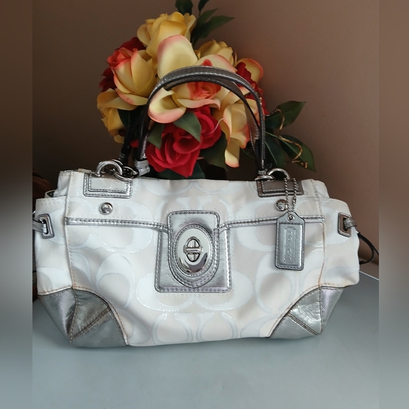 Coach Handbags - Coach Peyton CarryAll Tote